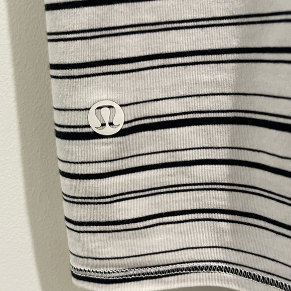 Lululemon Tie Back white striped Tank Everyday wear - Picture 5 of 7